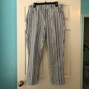 Chico's So Slimming Girlfriend Ankle 2.5